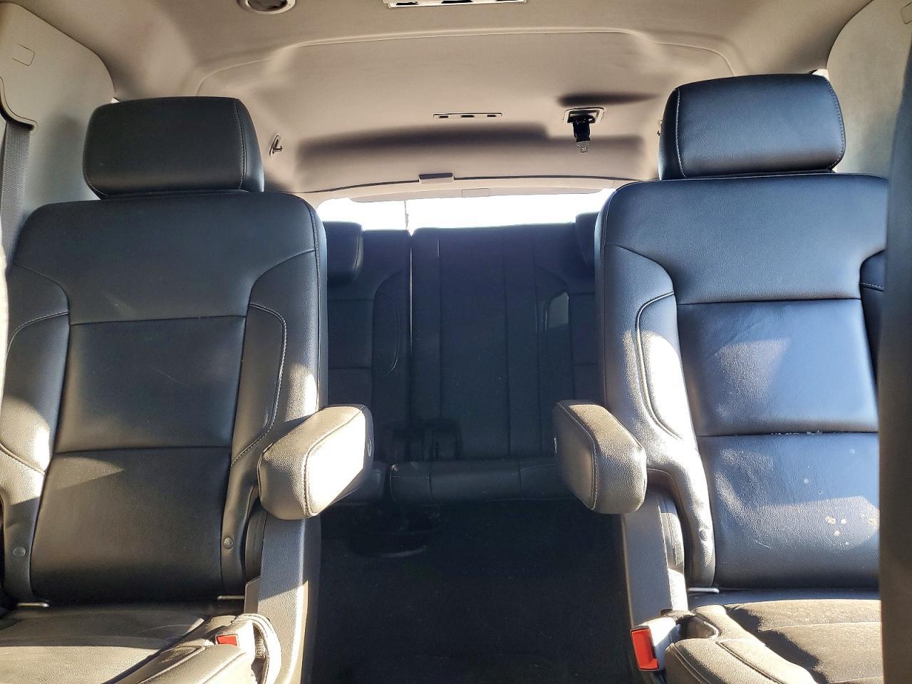 2019 Chevrolet Suburban C1500 Lt - zdjęcie 10