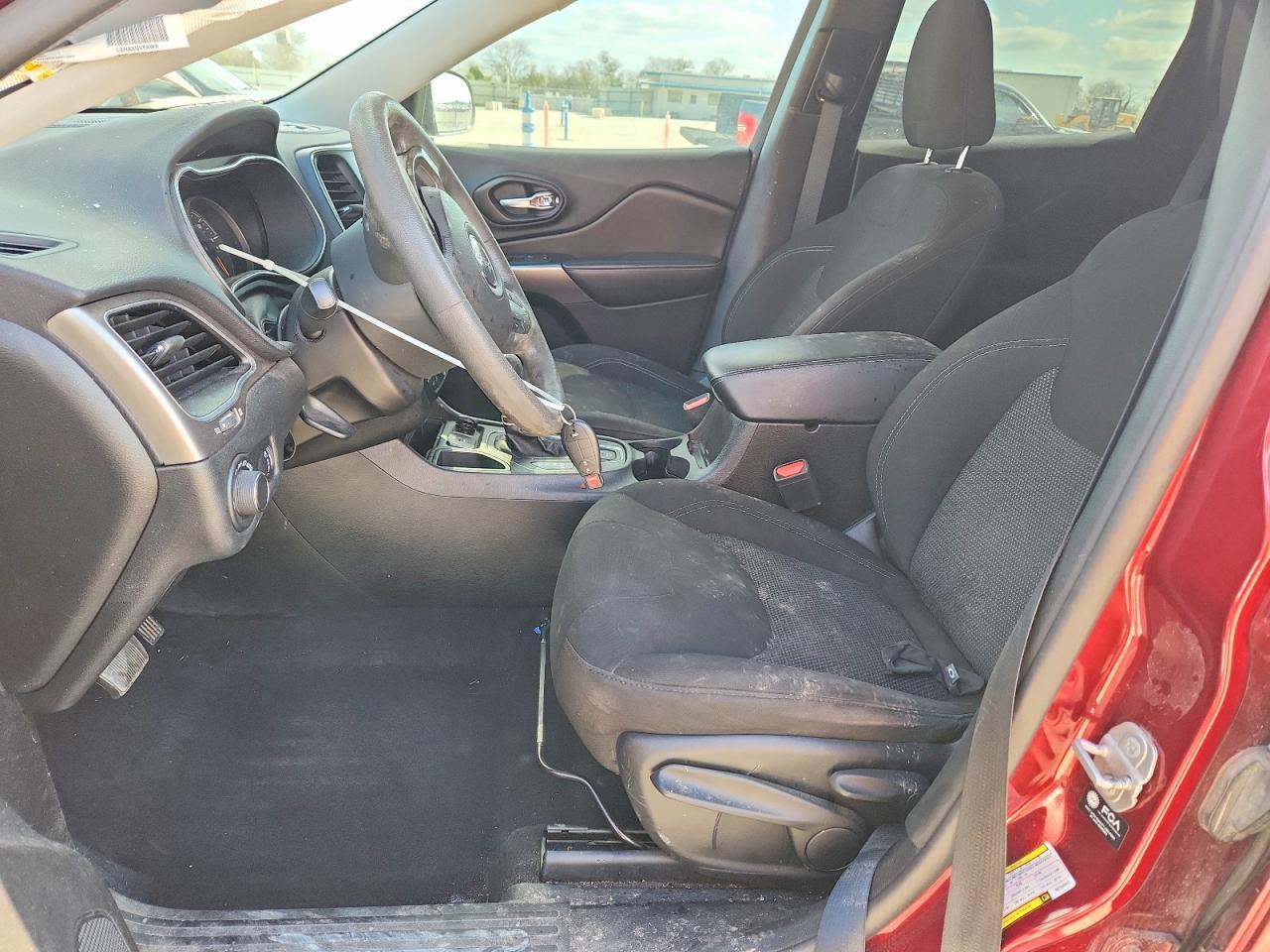 2021 Jeep Cherokee Latitude - zdjęcie 7