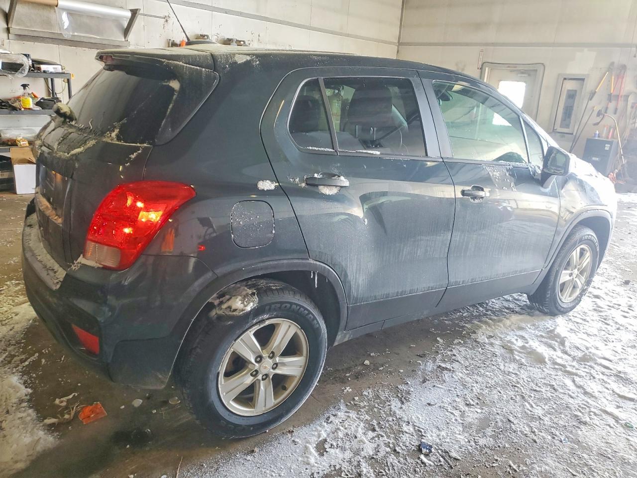 2022 Chevrolet Trax Ls - zdjęcie 3