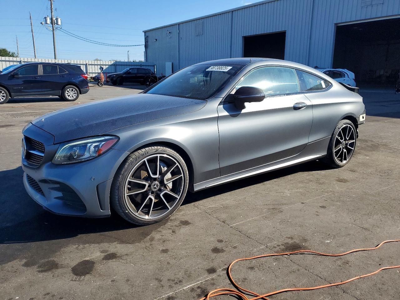 2022 Mercedes-Benz C 300 - zdjęcie główne