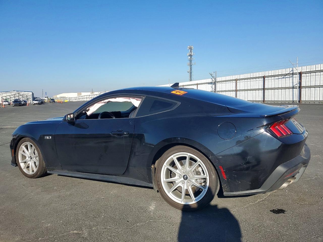 2024 Ford Mustang Gt - zdjęcie 2