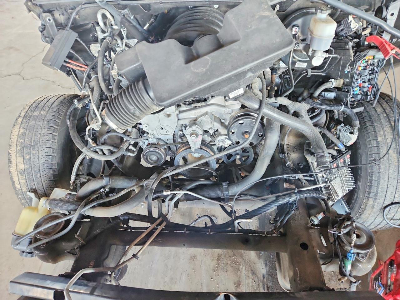 2020 Chevrolet Suburban C1500 Lt - zdjęcie 12