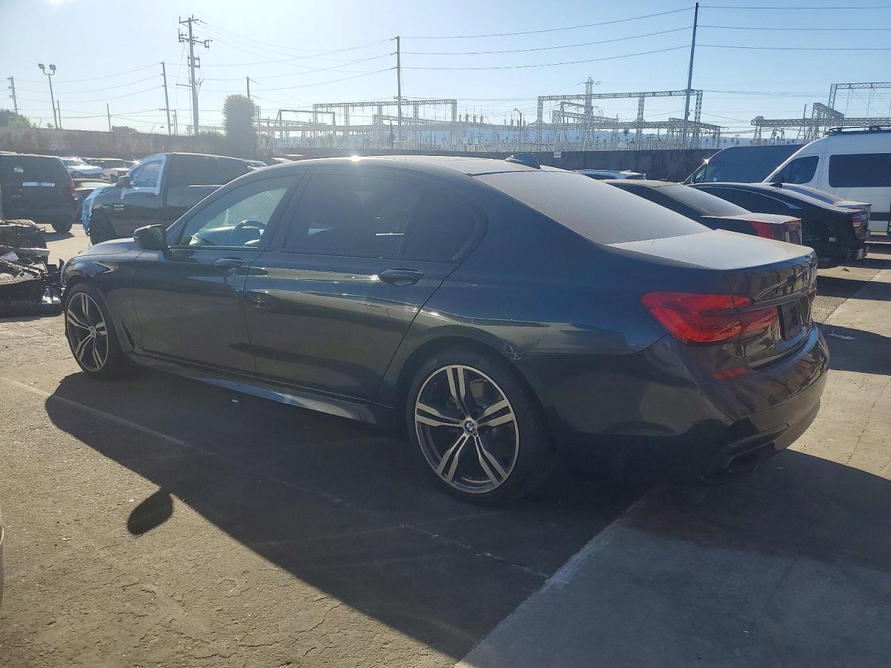 2019 BMW 740 I - zdjęcie 2