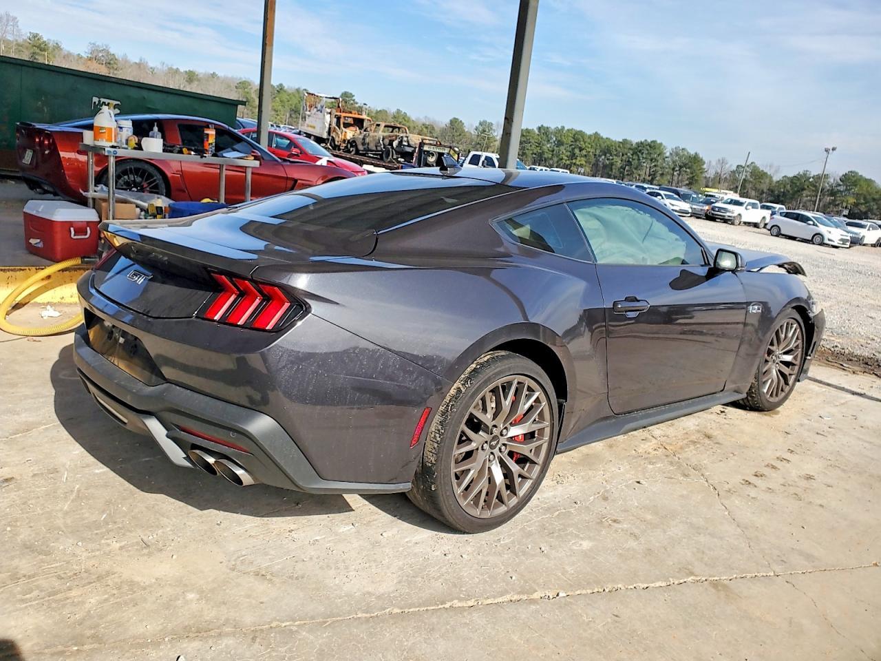 2024 Ford Mustang Gt - zdjęcie 3
