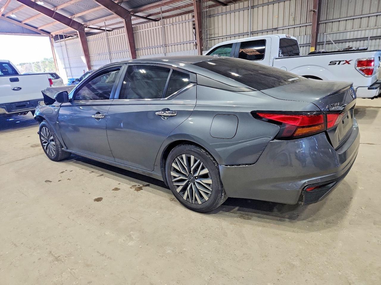 2024 Niss Altima Sv - zdjęcie 2