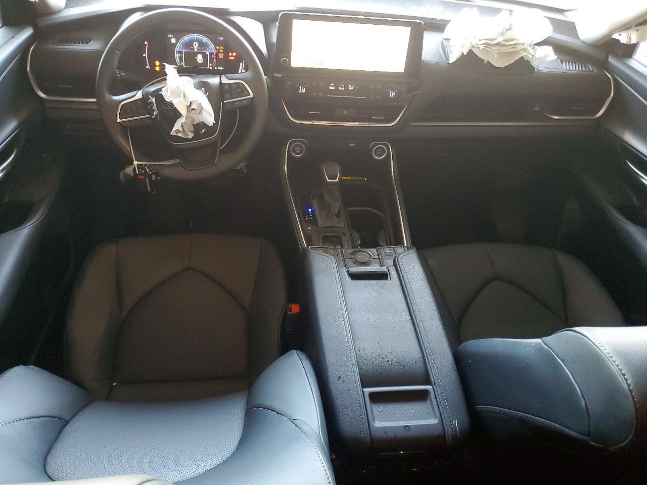 2025 Toyota Grand Highlander Le - zdjęcie 8