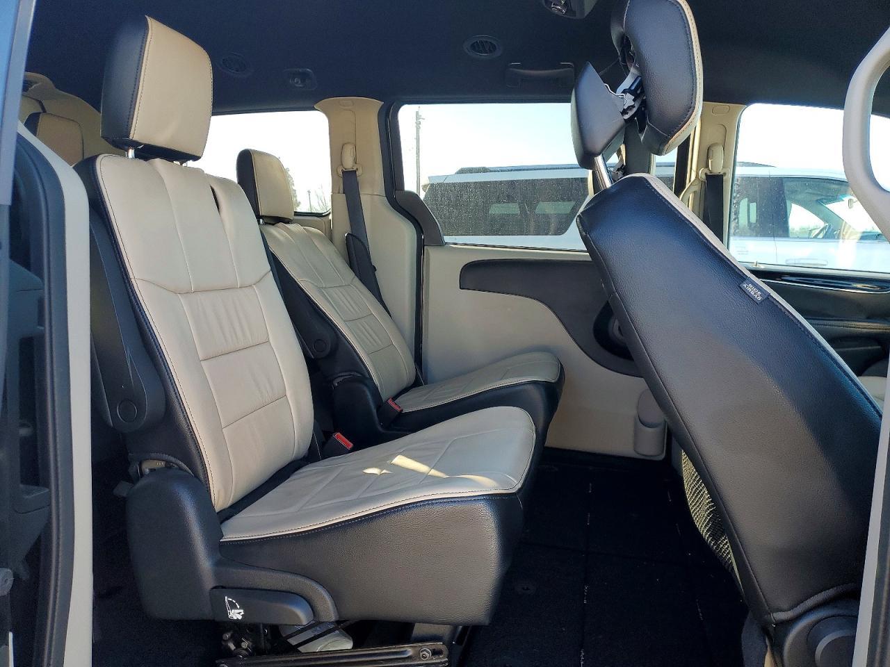 2017 Dodge Grand Caravan Se - zdjęcie 11