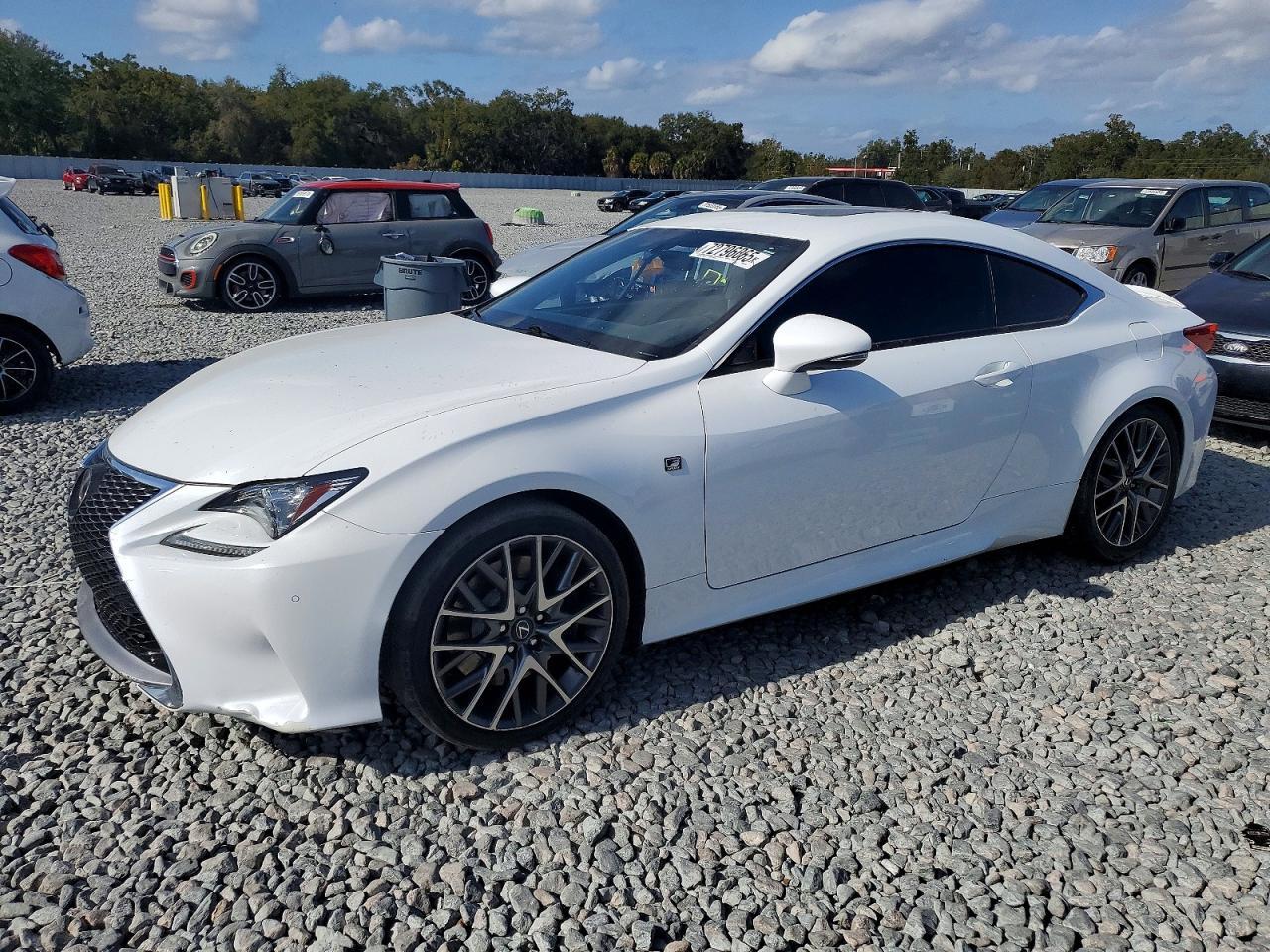 2017 Lexus Rc 200T - zdjęcie główne