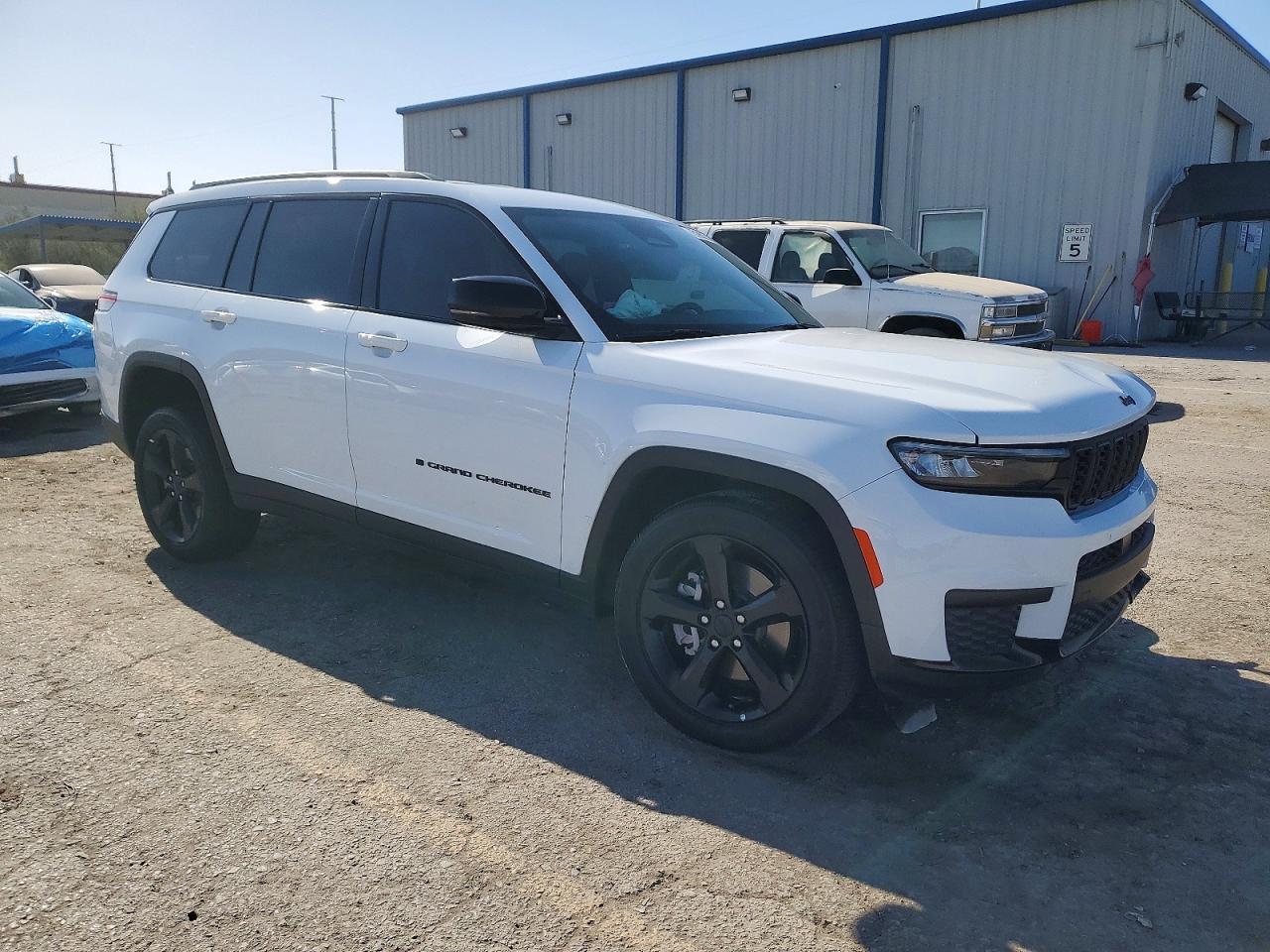 2025 Jeep Grand Cherokee L Laredo - zdjęcie 4