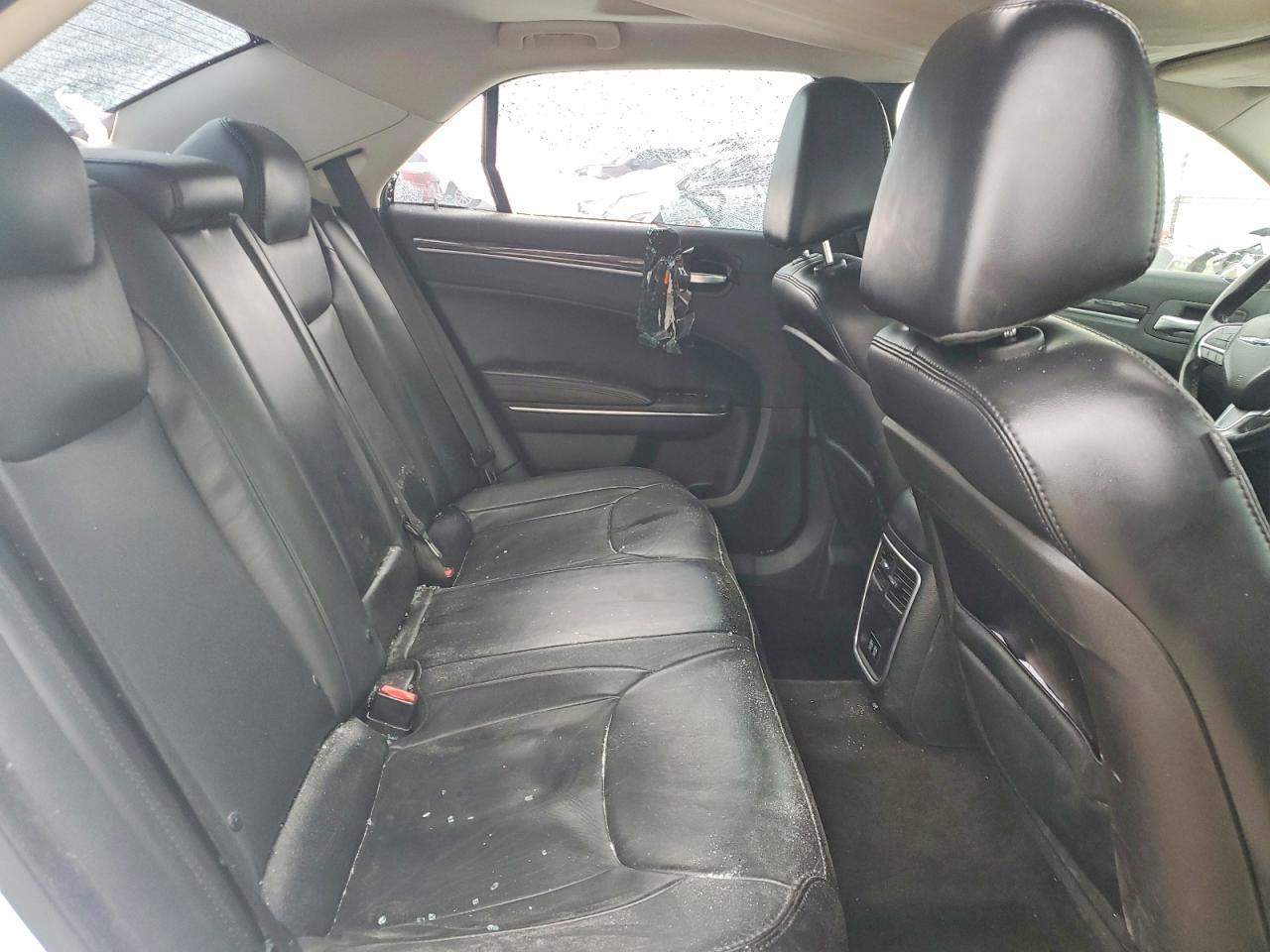 2016 Chrysler 300 Limited - zdjęcie 10