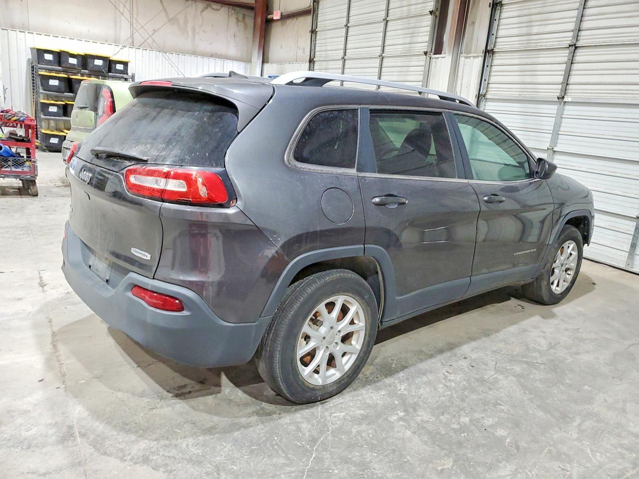 2016 Jeep Cherokee Latitude - zdjęcie 3