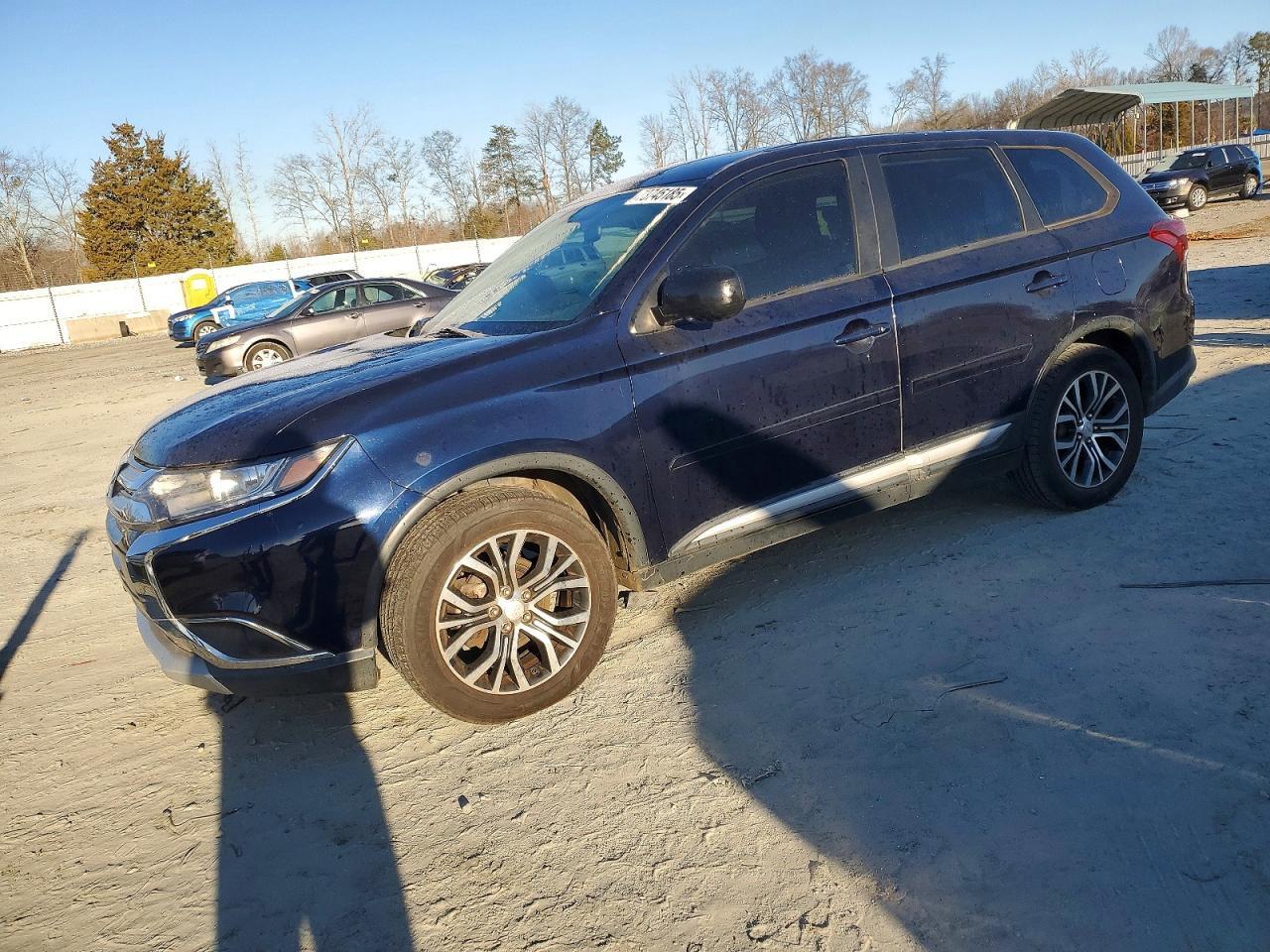 2016 Mitsubishi Outlander Es - zdjęcie główne