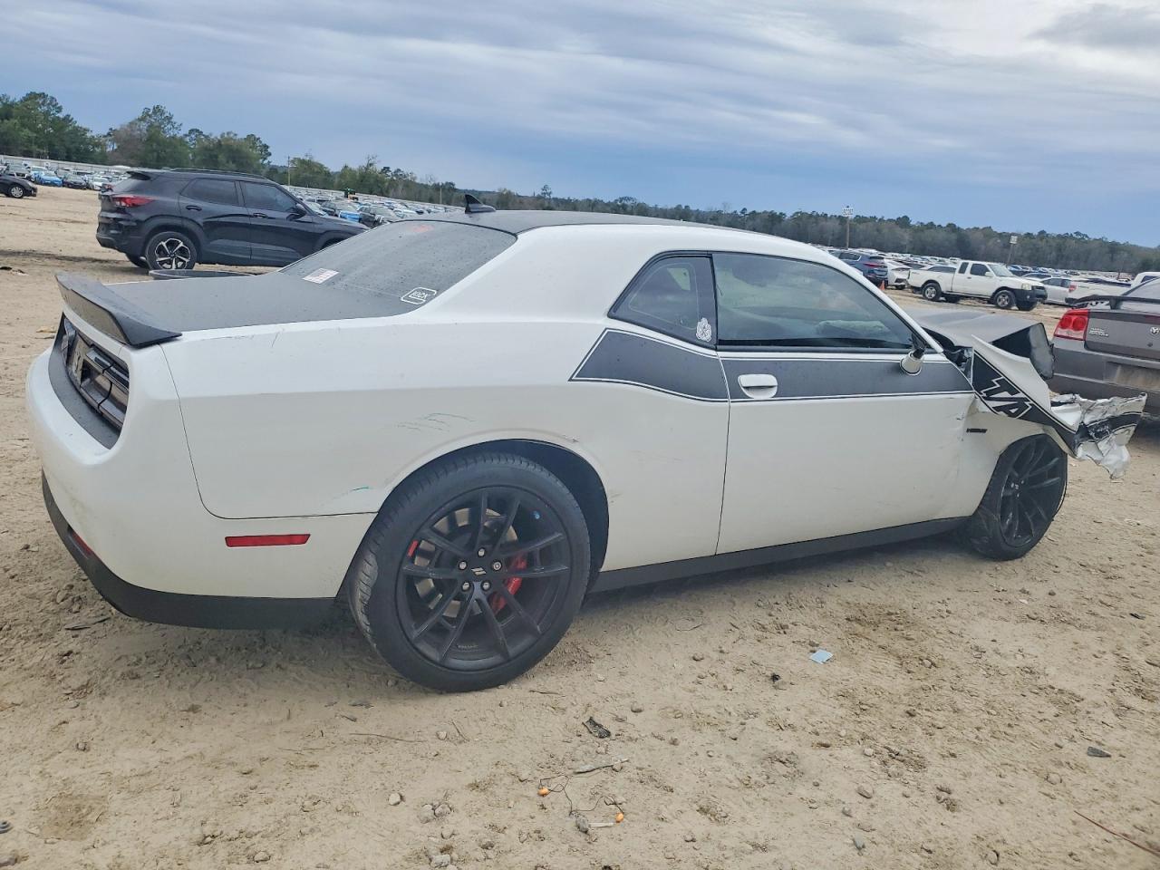 2023 Dodge Challenger R - zdjęcie 3