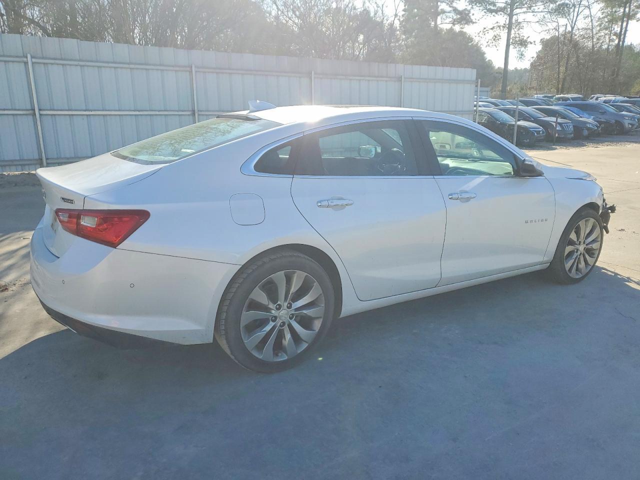 2017 Chevrolet Malibu Premier - zdjęcie 3