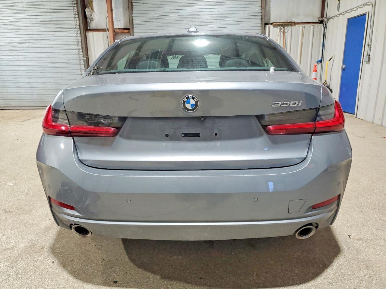 2025 BMW 330I - zdjęcie 6