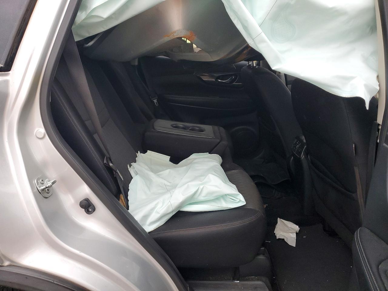 2017 Nissan Rogue - zdjęcie 11