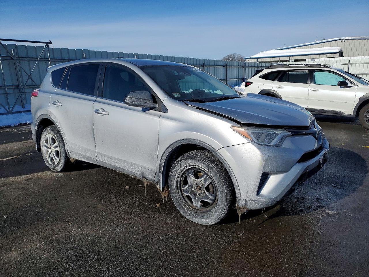 2018 Toyota Rav4 Le - zdjęcie 4