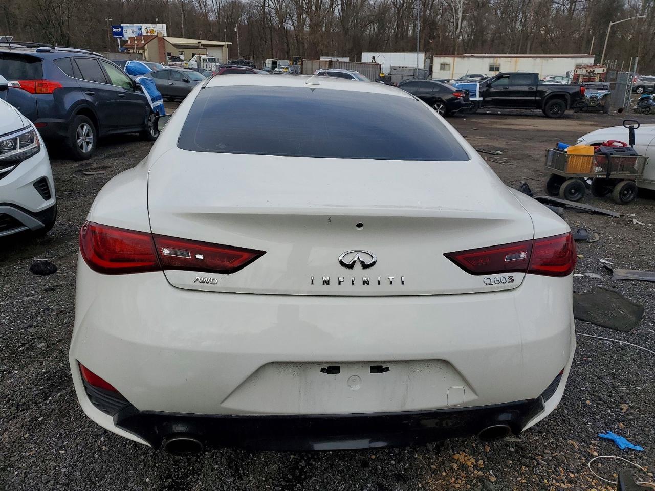 2018 Infiniti Q60 Red Sport 400 - zdjęcie 10