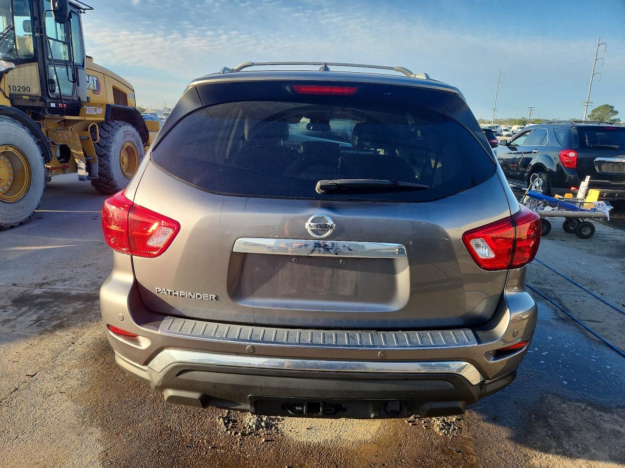 2017 Nissan Pathfinder - zdjęcie 6