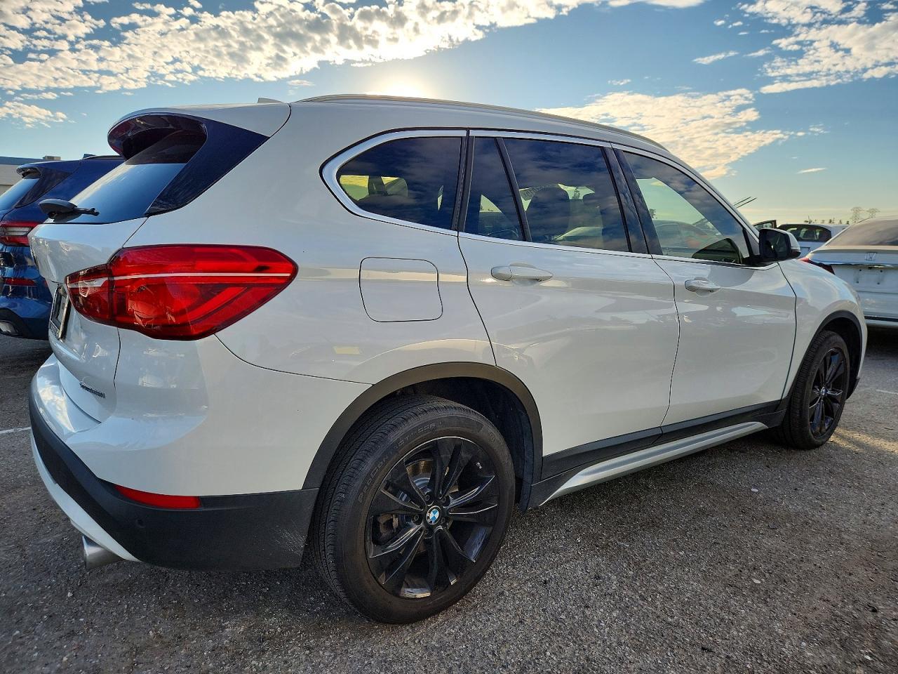 BMW X1 - zdjęcie 3