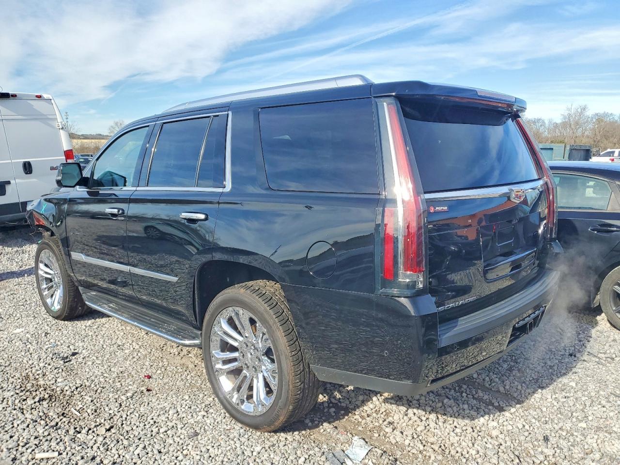 2018 Cadillac Escalade Luxury - zdjęcie 2