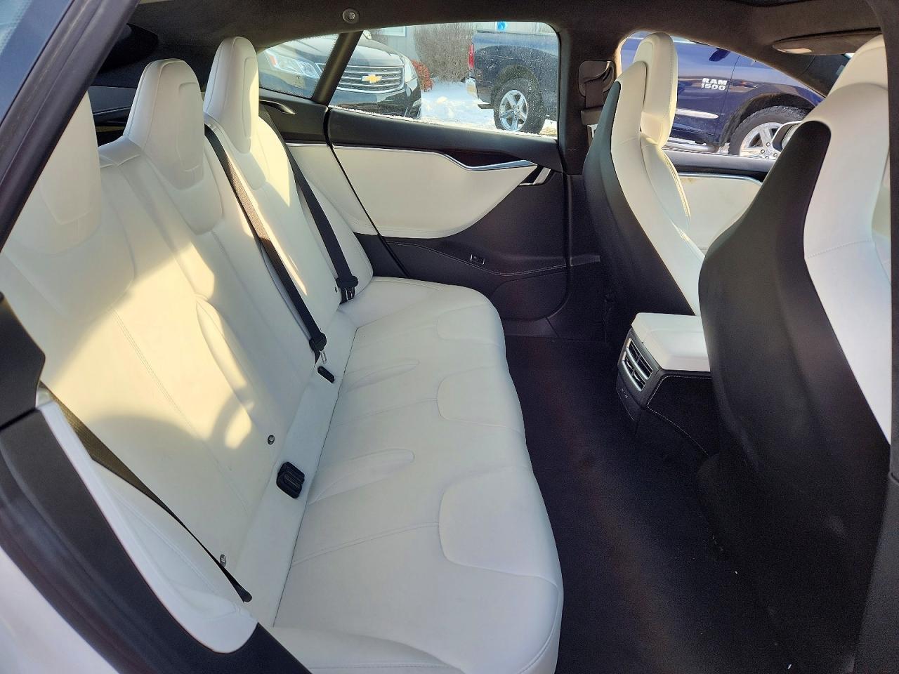 2017 Tesla Model S - zdjęcie 10