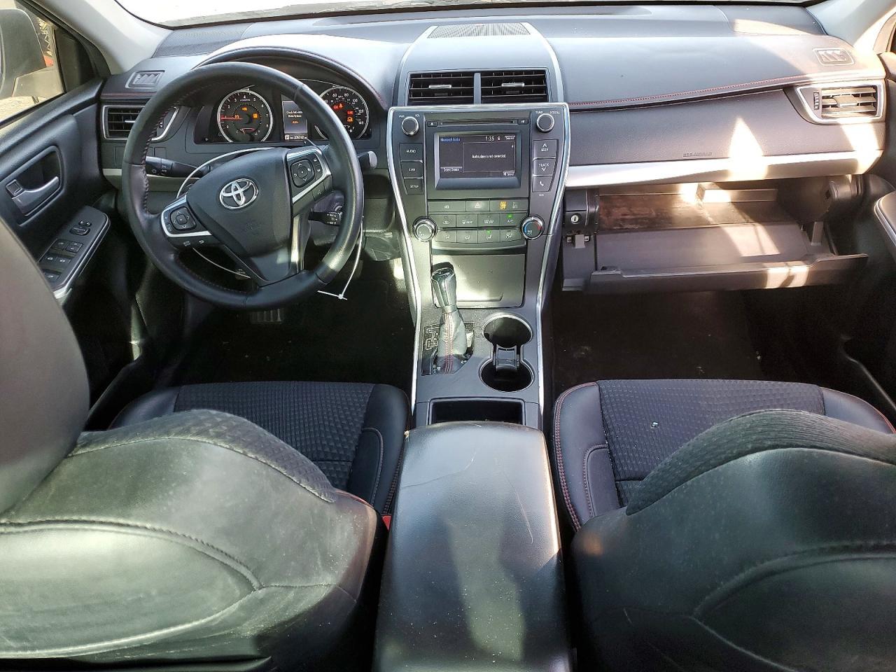 2015 Toyota Camry Le - zdjęcie 8