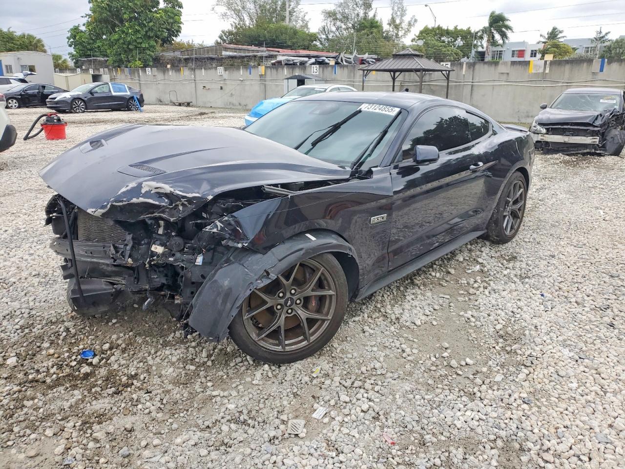 2021 Ford Mustang - zdjęcie główne