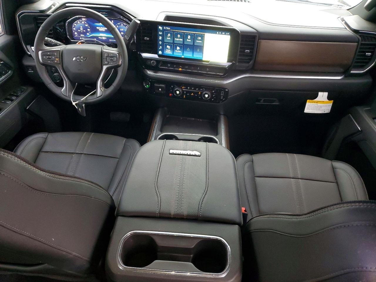 2025 Chevrolet Silverado K3500 High Country - zdjęcie 8