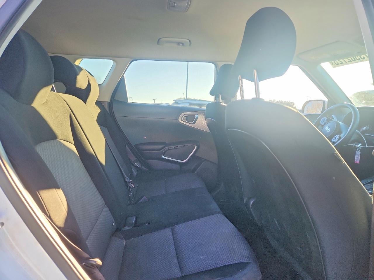 2020 Kia Soul Lx - zdjęcie 11