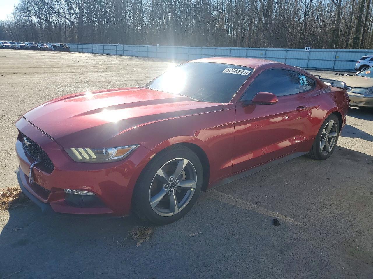 2016 Ford Mustang - zdjęcie główne