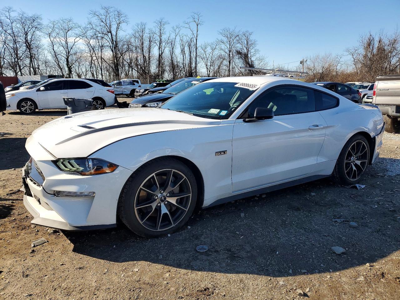 2020 Ford Mustang - zdjęcie główne