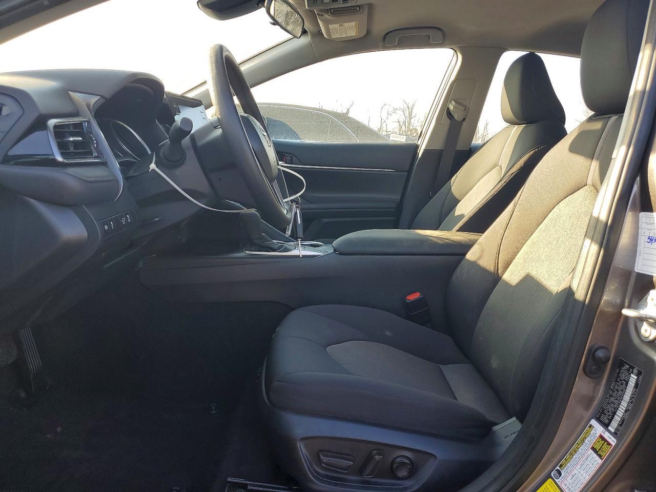 2024 Toyota Camry Le - zdjęcie 7