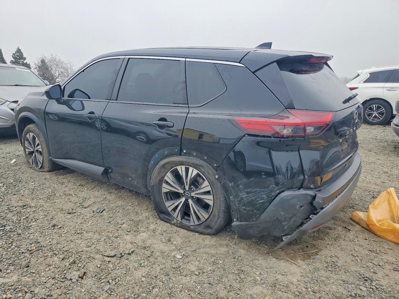 2023 Nissan Rogue Sv - zdjęcie 2