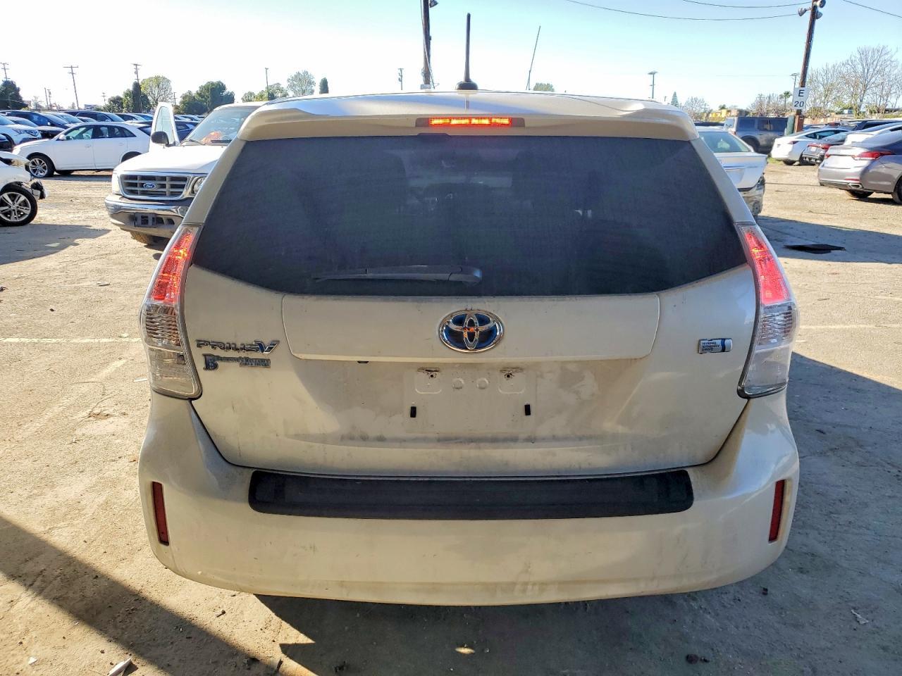 2014 Toyota Prius V - zdjęcie 6