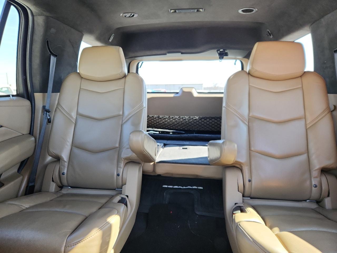 2018 Cadillac Escalade Platinum - zdjęcie 10