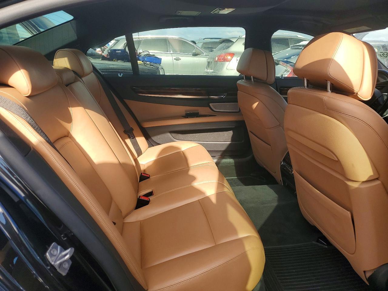 2013 BMW 750 Lxi - zdjęcie 10