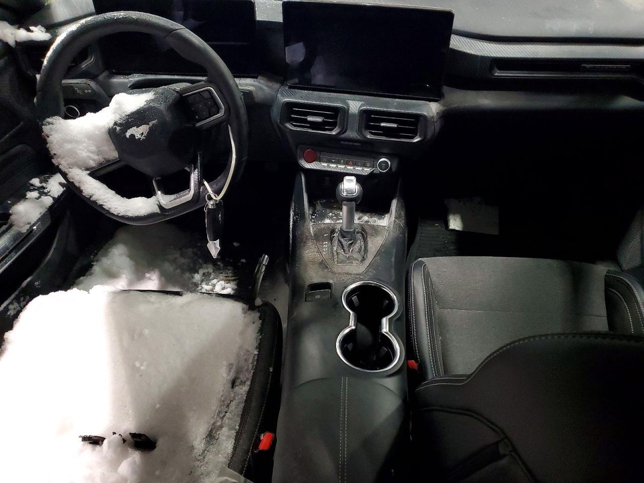 2024 Ford Mustang - zdjęcie 8