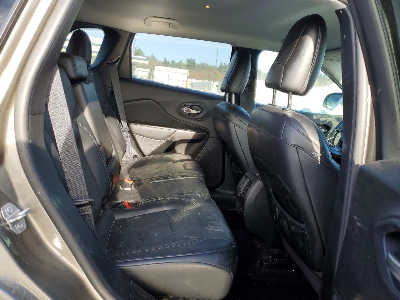 2019 Jeep Cherokee Limited - zdjęcie 10