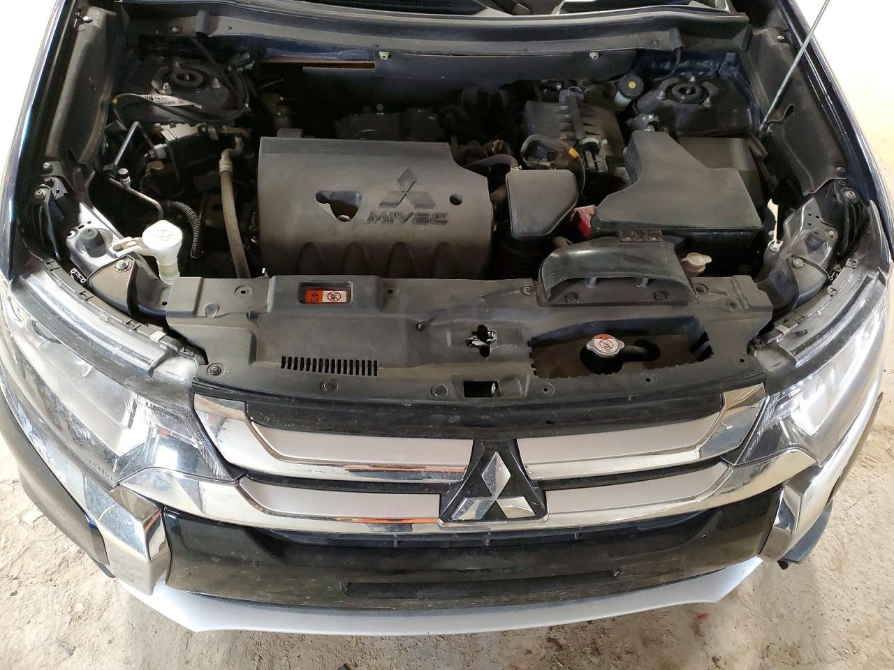 2018 Mitsubishi Outlander Se - zdjęcie 12