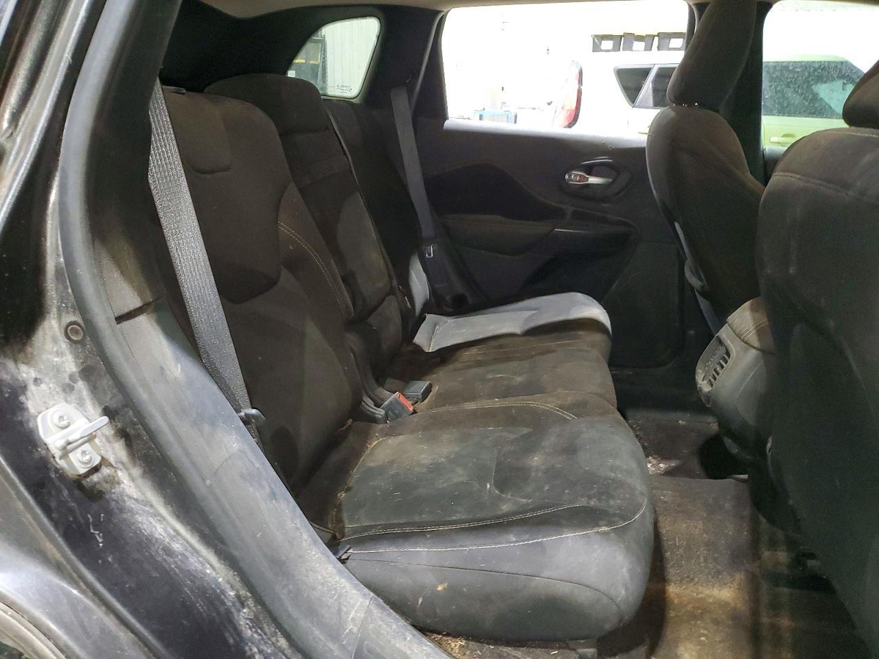 2016 Jeep Cherokee Latitude - zdjęcie 10