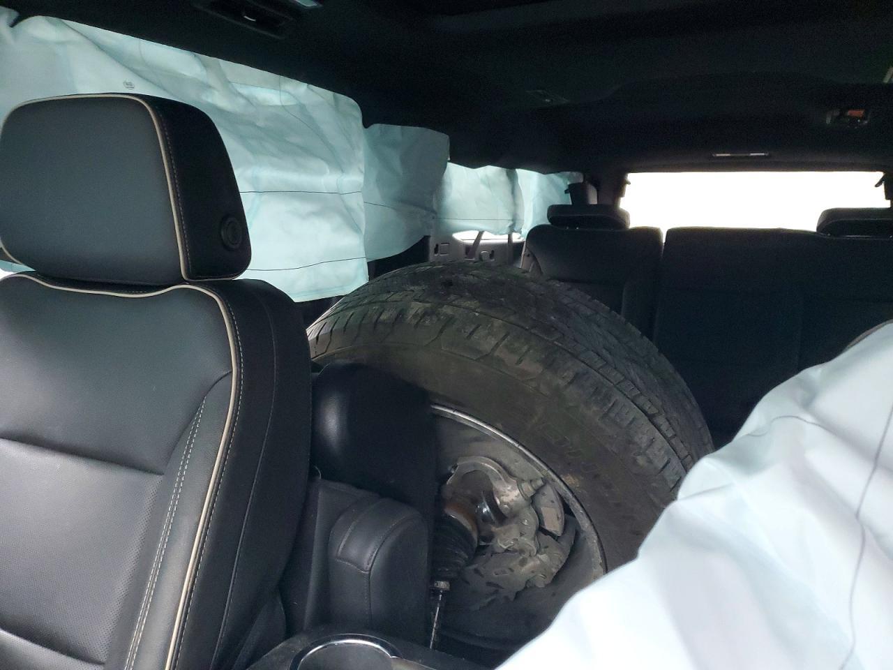 2024 Chevrolet Suburban K1500 Premier - zdjęcie 10