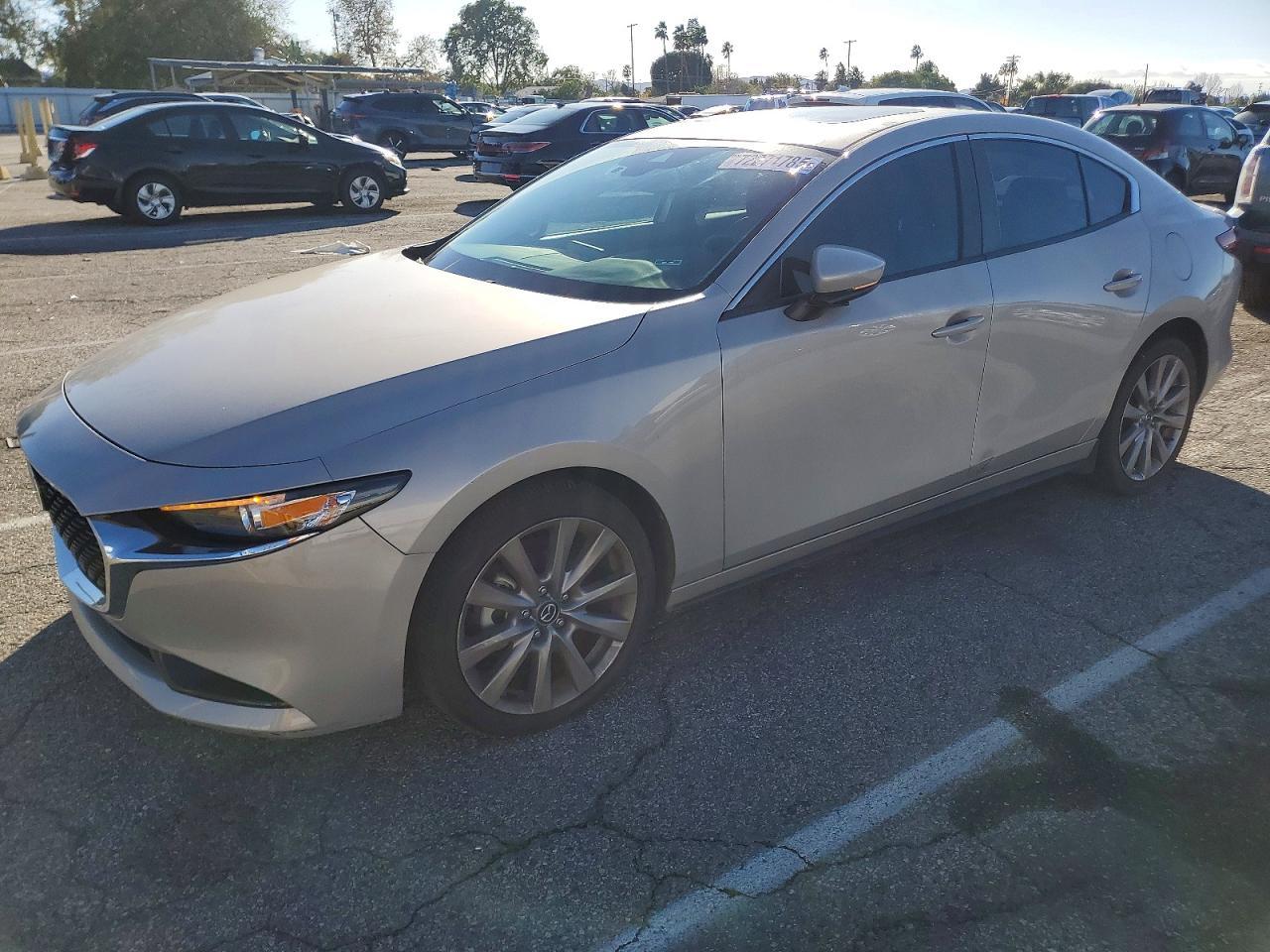 2022 Mazda 3 Preferred - zdjęcie główne