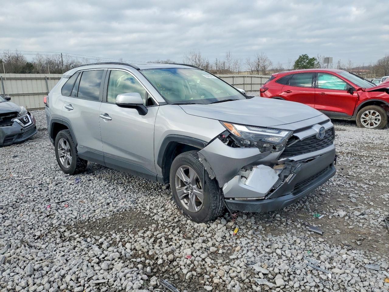 2022 Toyota Rav4 Xle - zdjęcie 4