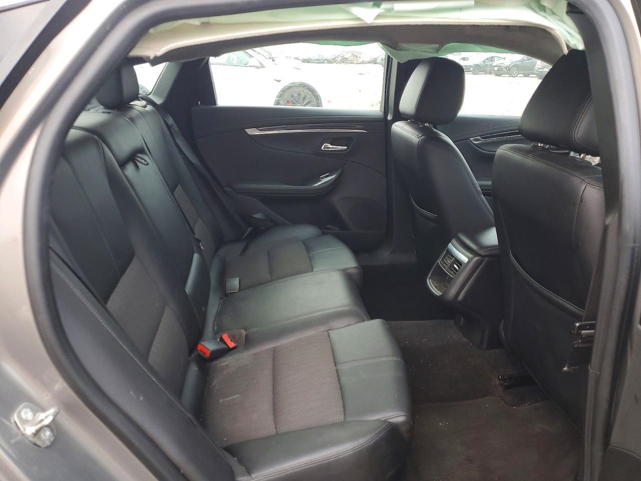 2019 Chevrolet Impala Lt - zdjęcie 10