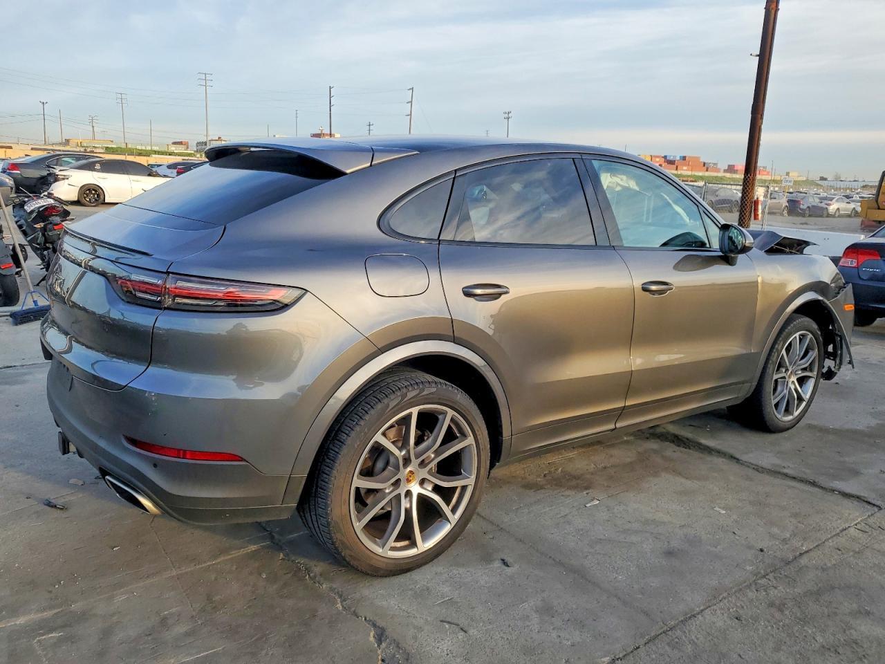 2021 Porsche Cayenne Coupe - zdjęcie 3