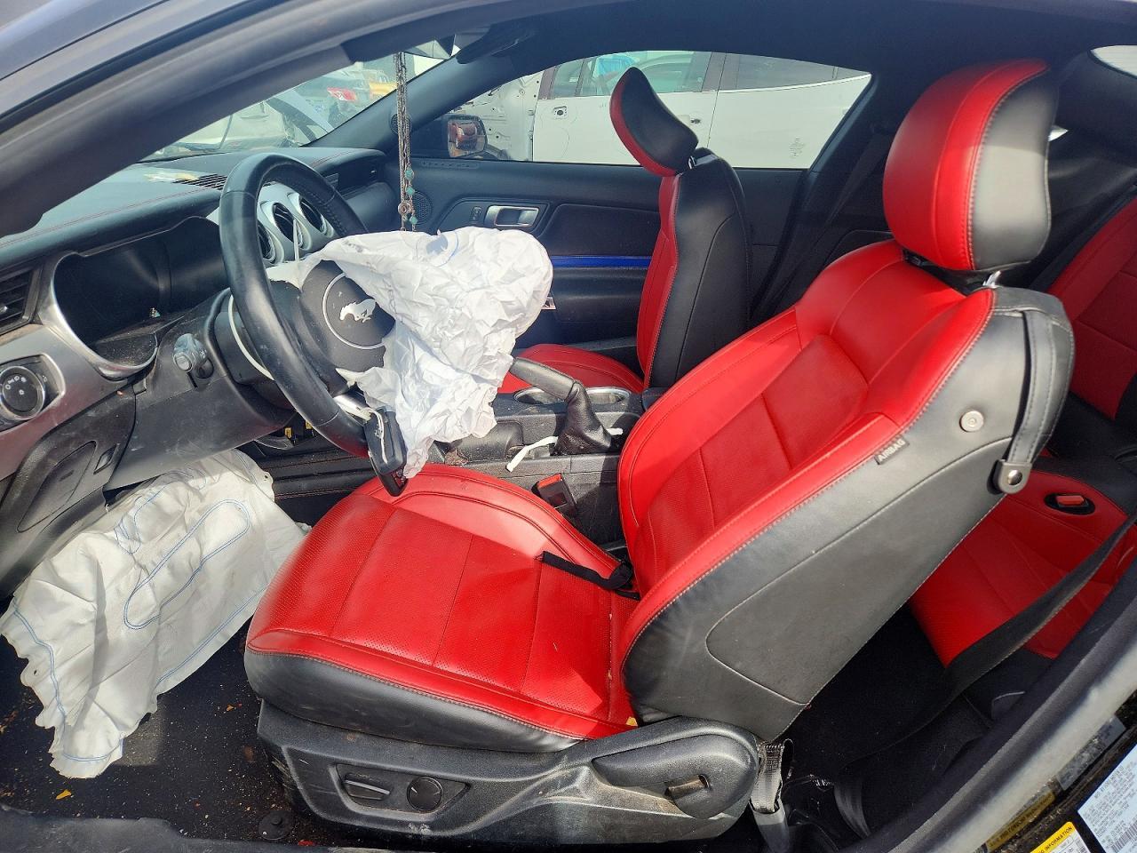 2022 Ford Mustang - zdjęcie 7