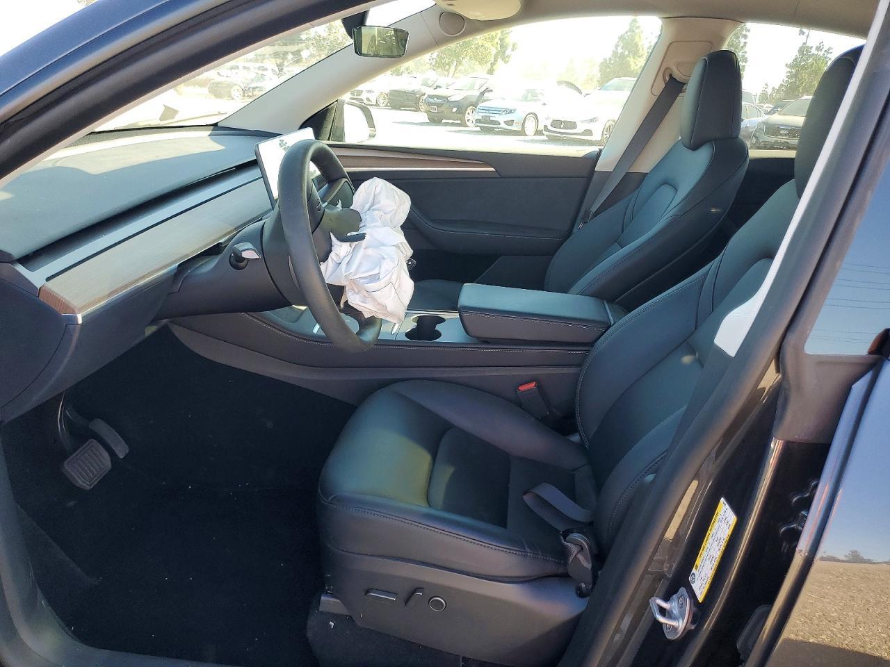 2024 Tesla Model Y - zdjęcie 7