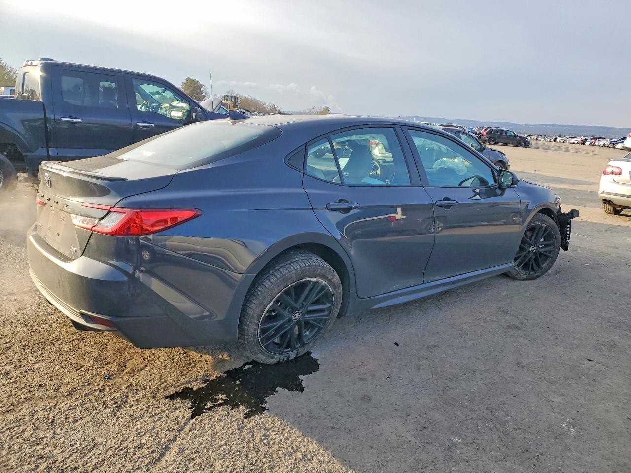 2025 Toyota Camry Xse - zdjęcie 3