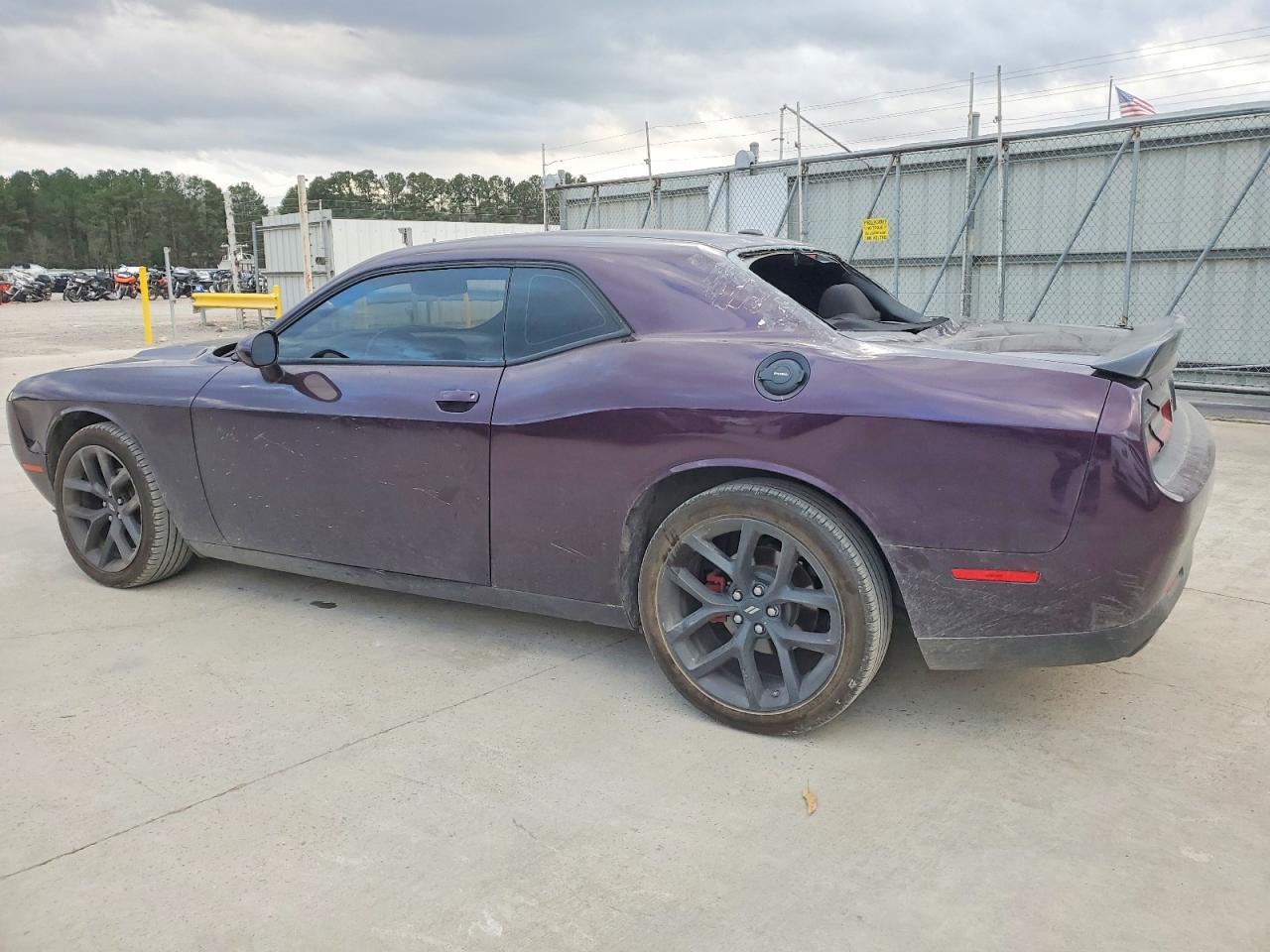 2022 Dodge Challenger Sxt - zdjęcie 2